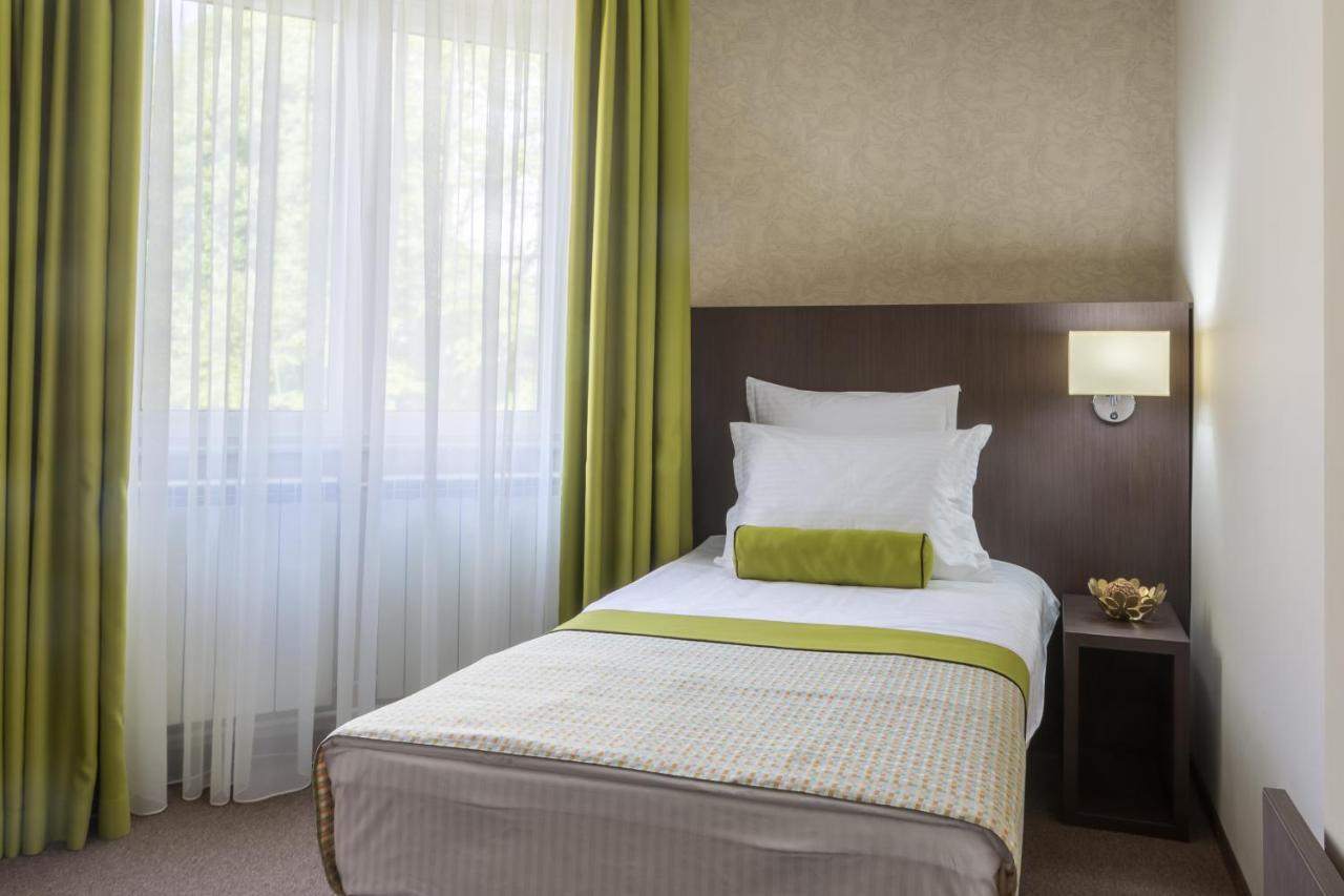 Hotel Alex Galaţi エクステリア 写真