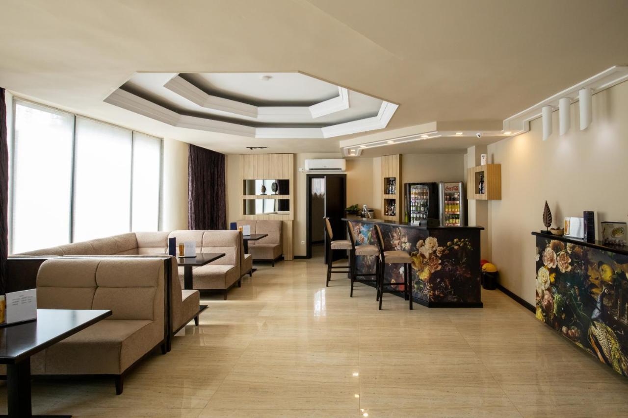 Hotel Alex Galaţi エクステリア 写真